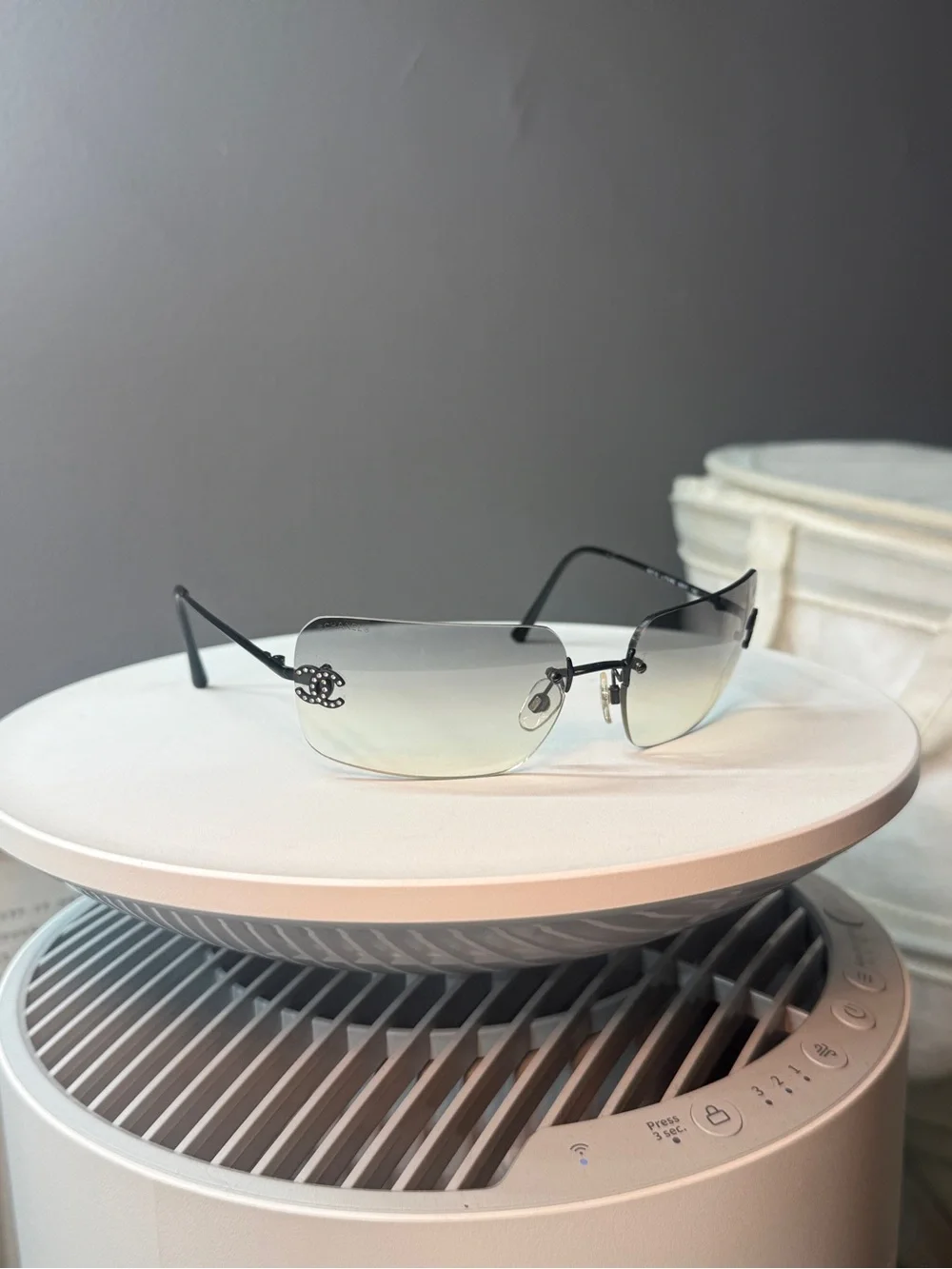 CHANEL Rimless Gradient Sunglasses - Black & Gray